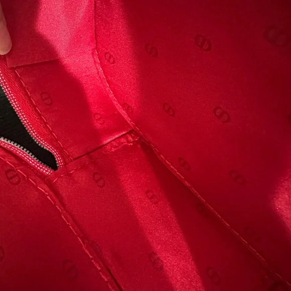 Dior Scarlet Beauty Pouch - Picture 2 of 6